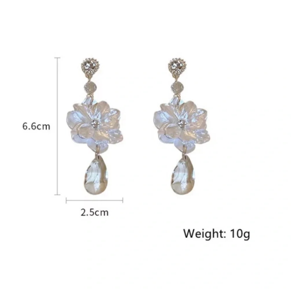 Gorgeous Big White Earrings - Picture 4 of 4